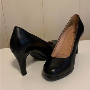 Naturalizer N5 Contour black heel 5M
